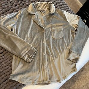 SKIMS - Velour Pajama Top Grey (S)